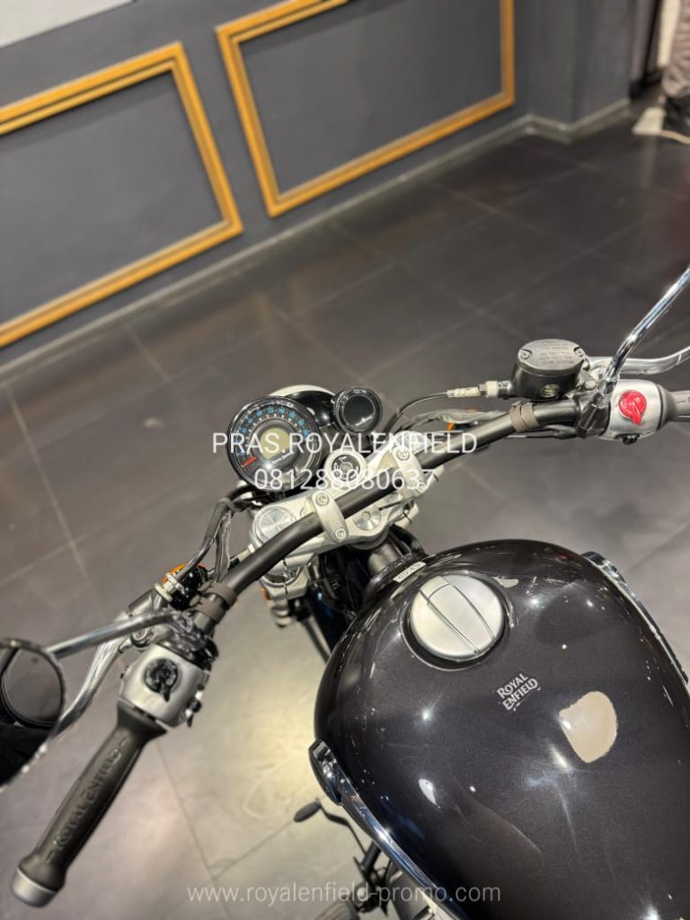SuperMeteor650 2025 Astral Black 6